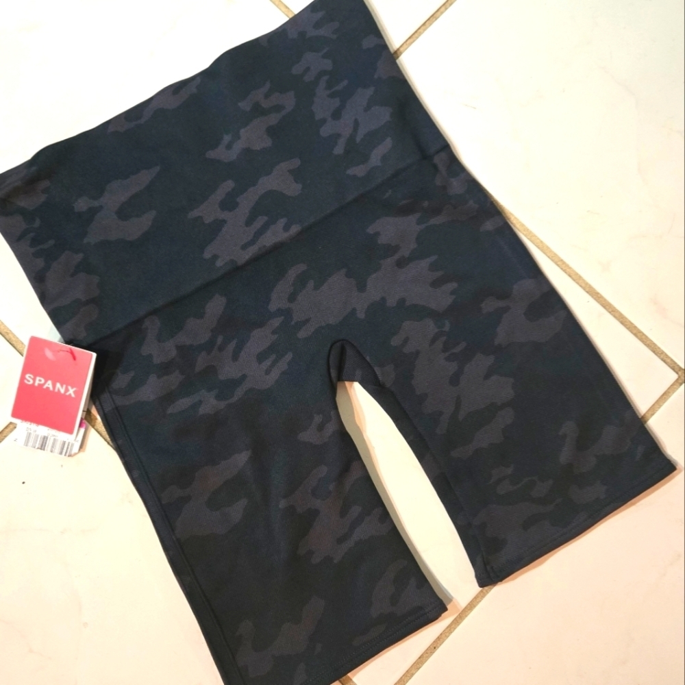 Spanx Biking Shorts Compression Black Camouflage Slimming Athletic Gym Leggings